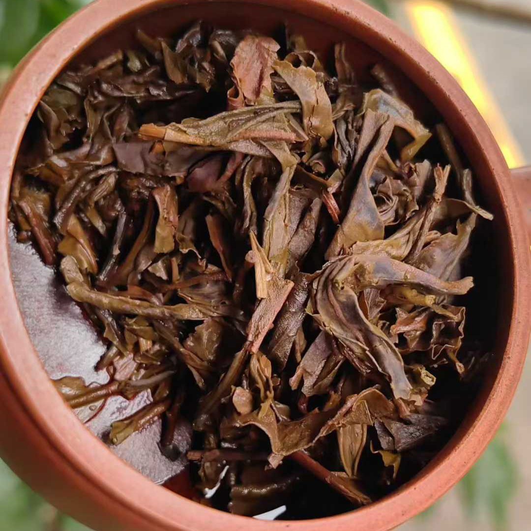2004 Spring Ming Tea Factory Banzhang “Big Cabbage” Raw Pu-erh Cake 357g