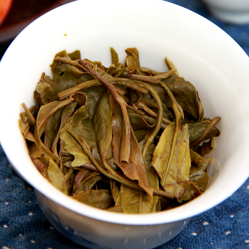 China Tea 2021 Emerald 88 Green Cake Banzhang Area Big Tree Pu’er Tea Raw 357g
