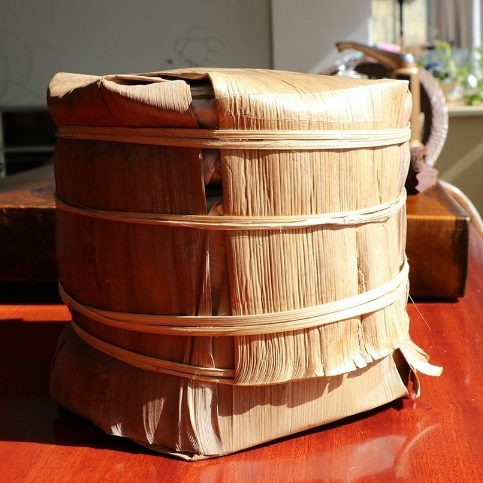 2013 Ancient Mt. Old Tree * Haiwan Old Comrade Puer Raw 500g Lao Tong Zhi Tea