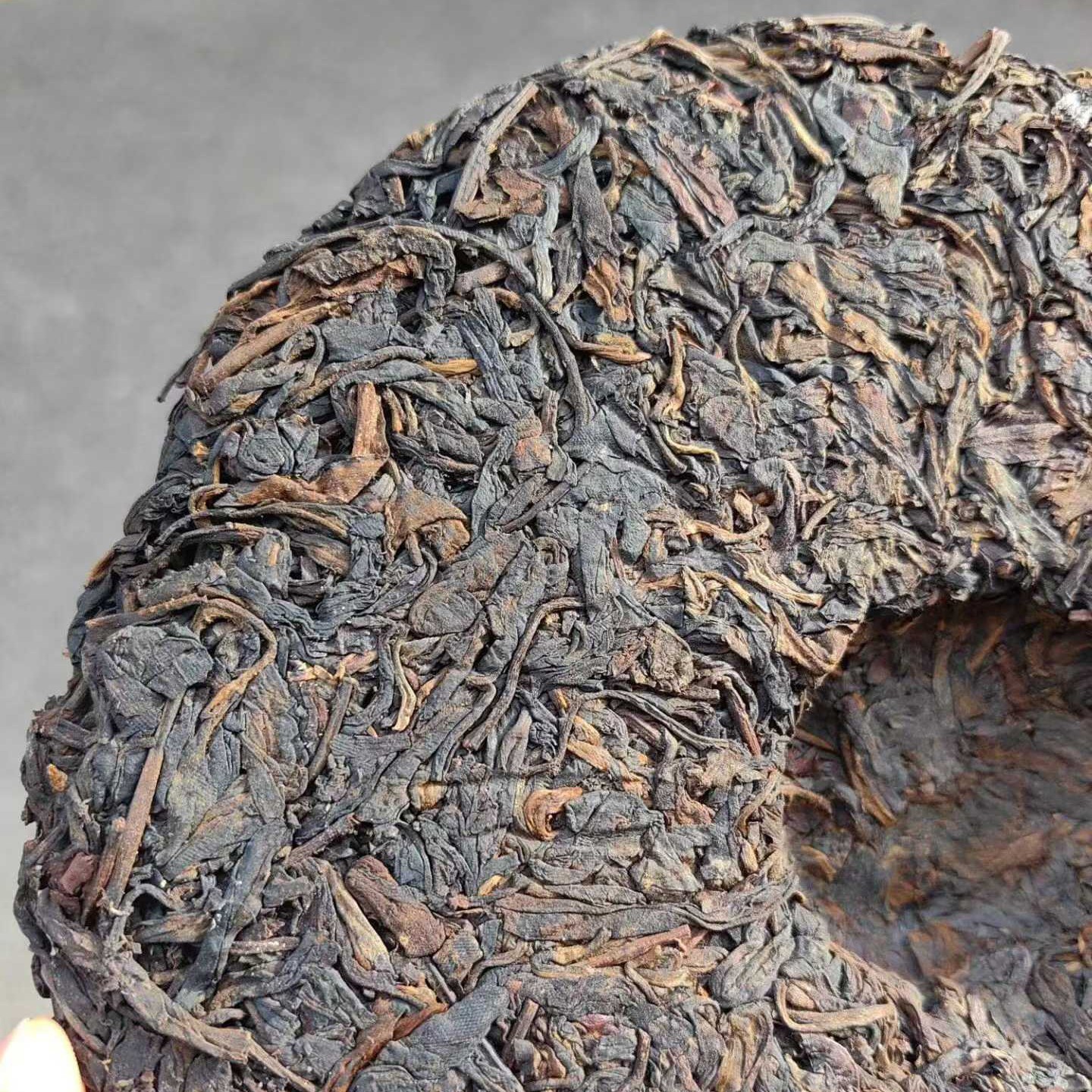 Yongmaochang Vintage Raw Pu-erh Tea 357g | Post-1960s Aged Sheng Cake