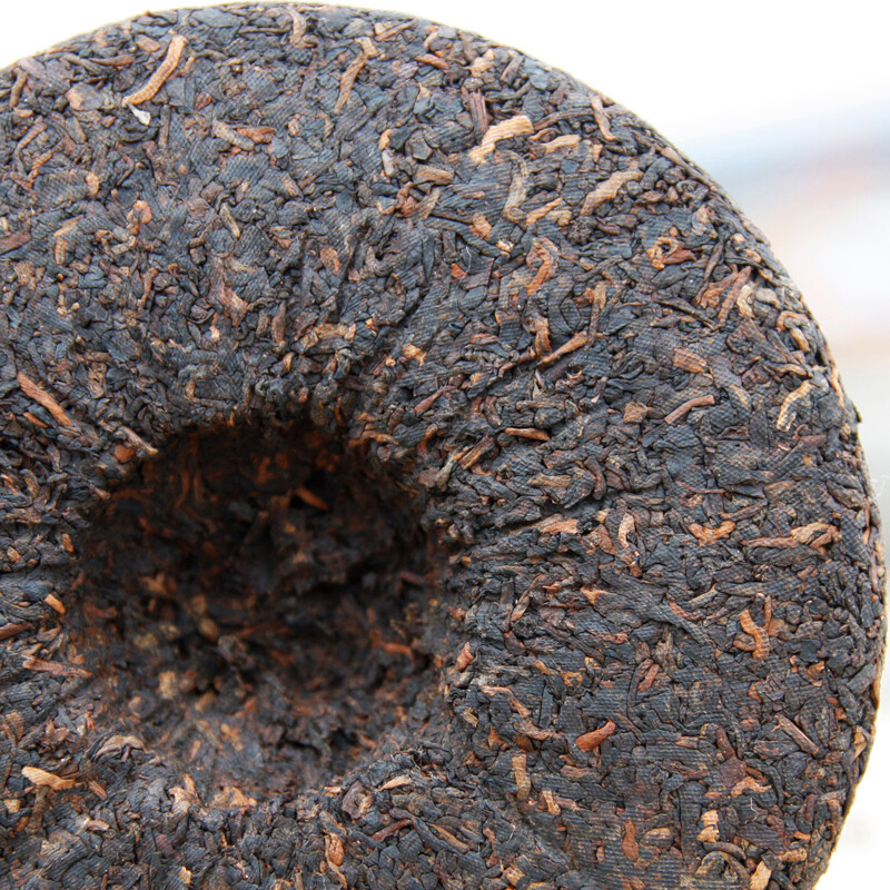Menghai Tributary Golden Bud Pu-erh Tea Puer Shu Pu’er Puerh Ripe Tea Cake 500g