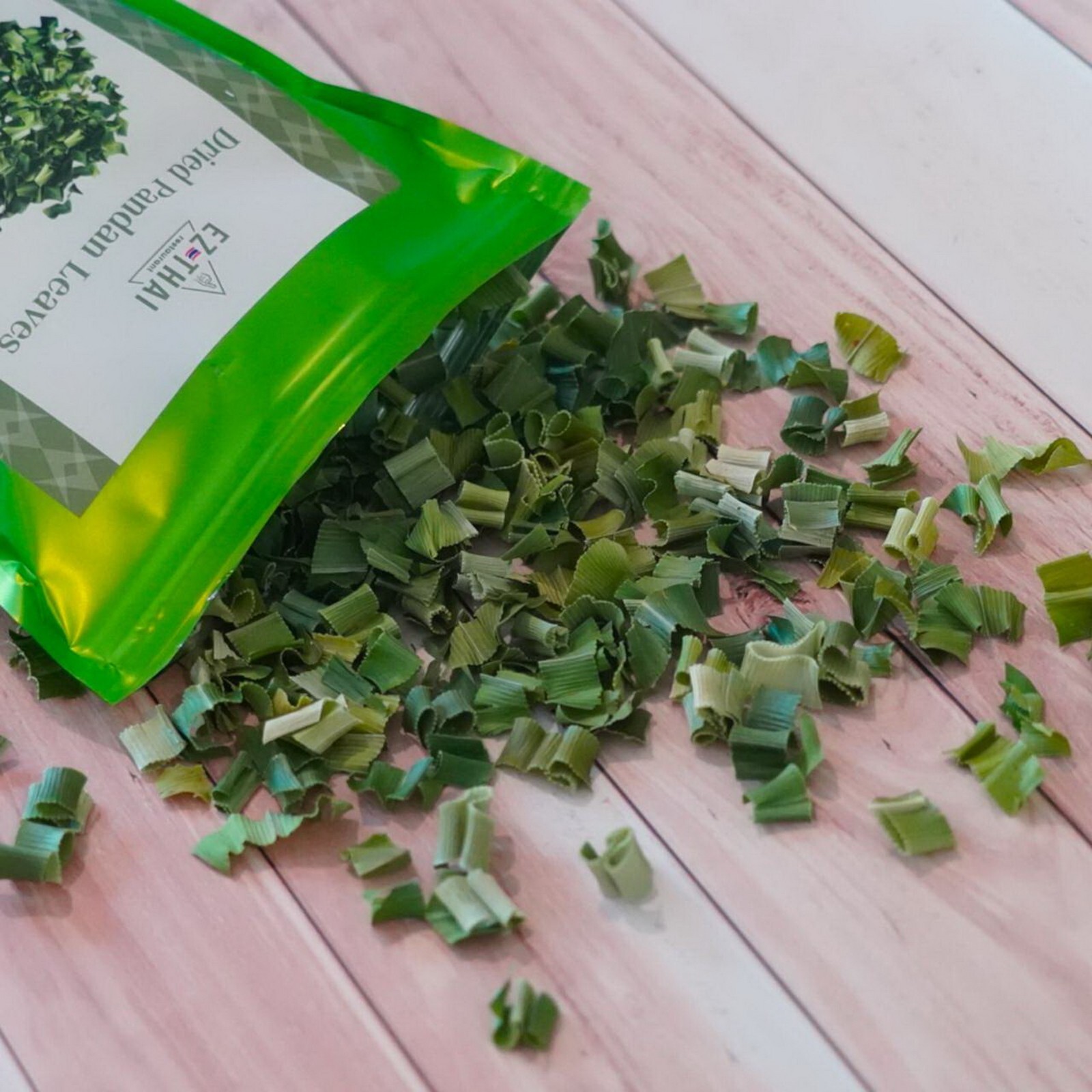 Green Dried Pandan Leaves 1oz Natural Herbal Tea Authentic Thai Flavor and Aroma