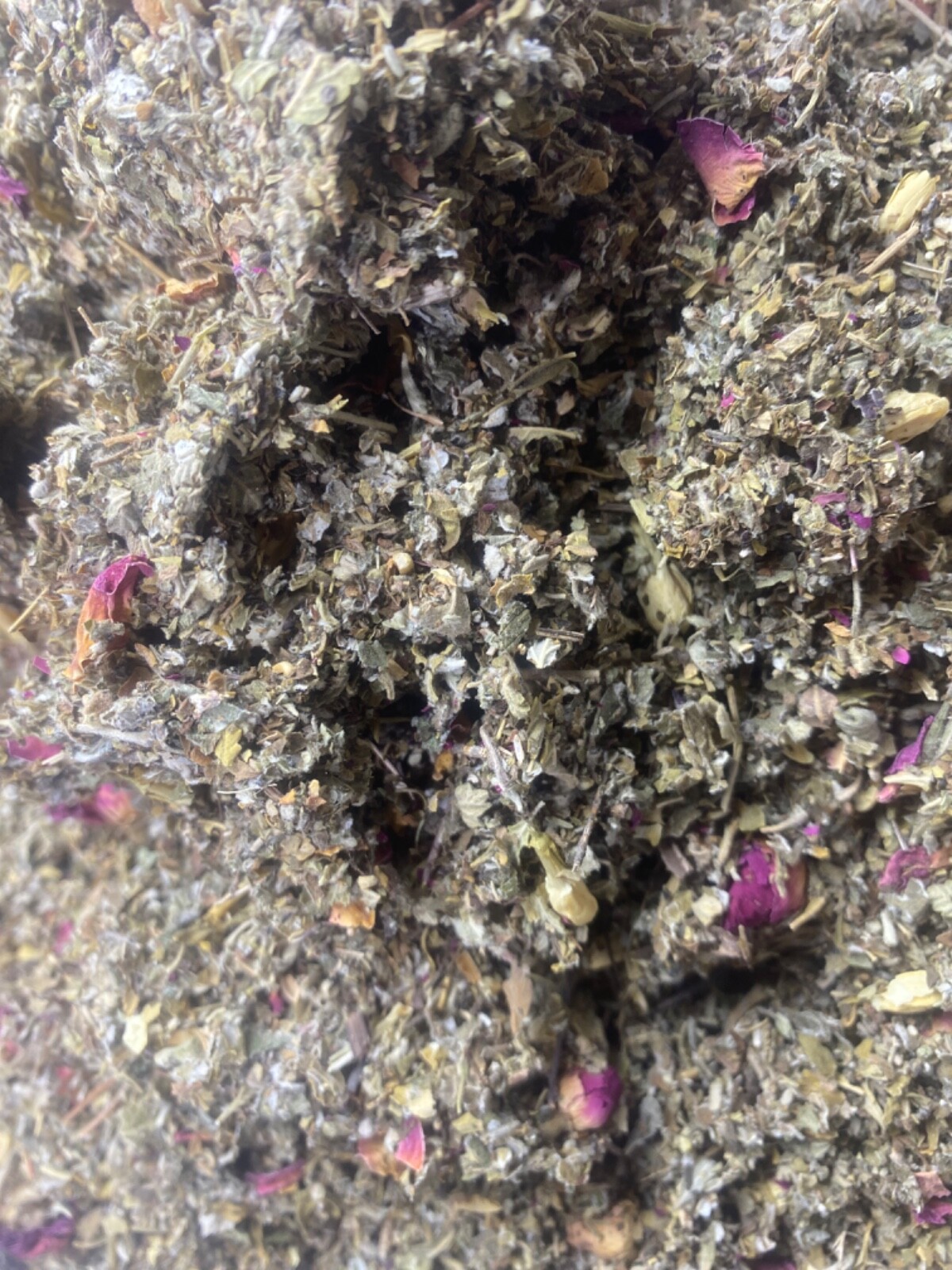 tulsi holy basil jasmine rose damiana raspberry leaf mullein no.71 mix – 1 oz.