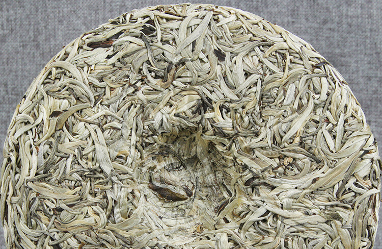 2018 Silver Needle White Tea Ancient Tree Yunnan Moonlight White Single Bud 357g