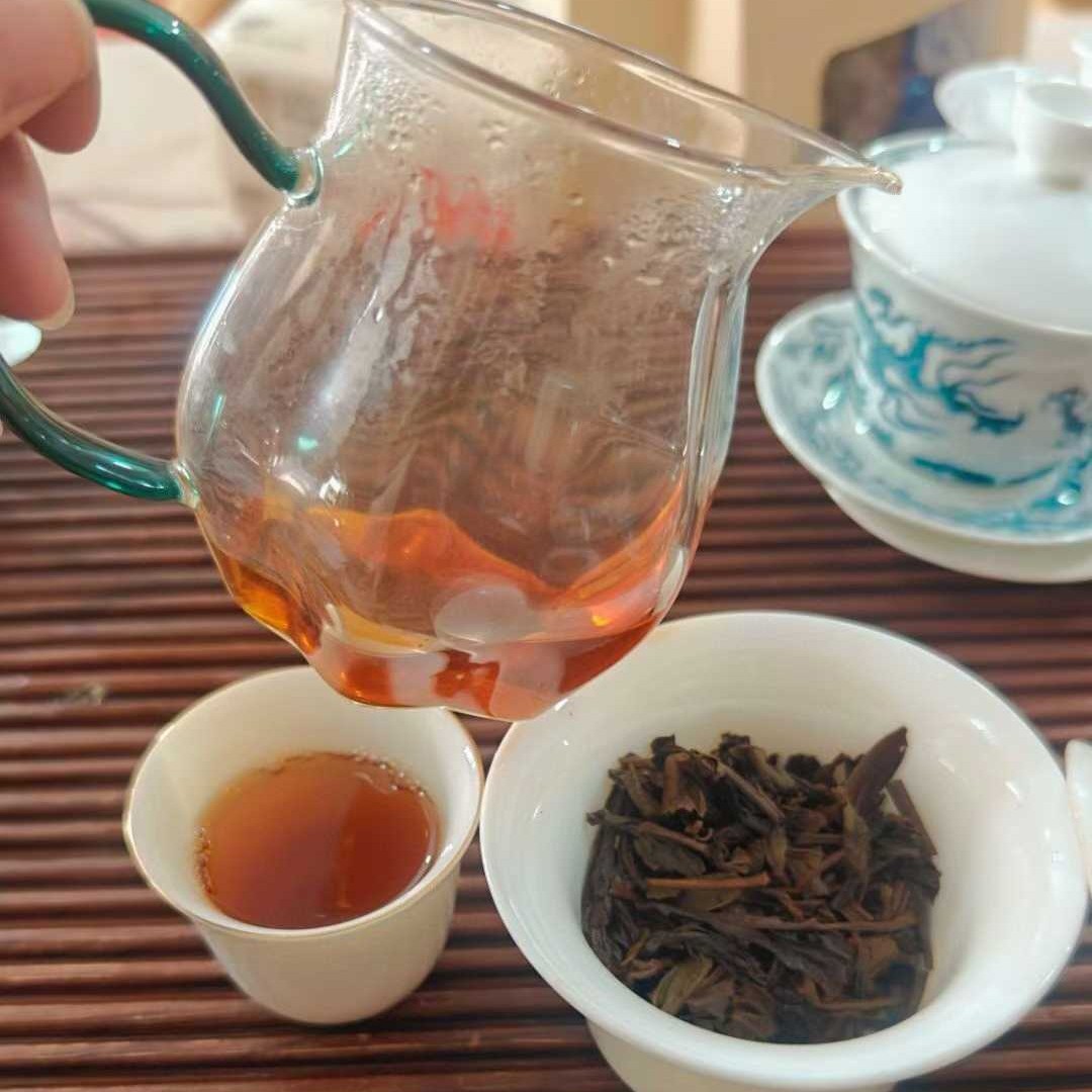 1980s Vintage “Zen Tea One Flavor” (Chan Cha Yi Wei) Aged Pu-erh Tea Cake 357g