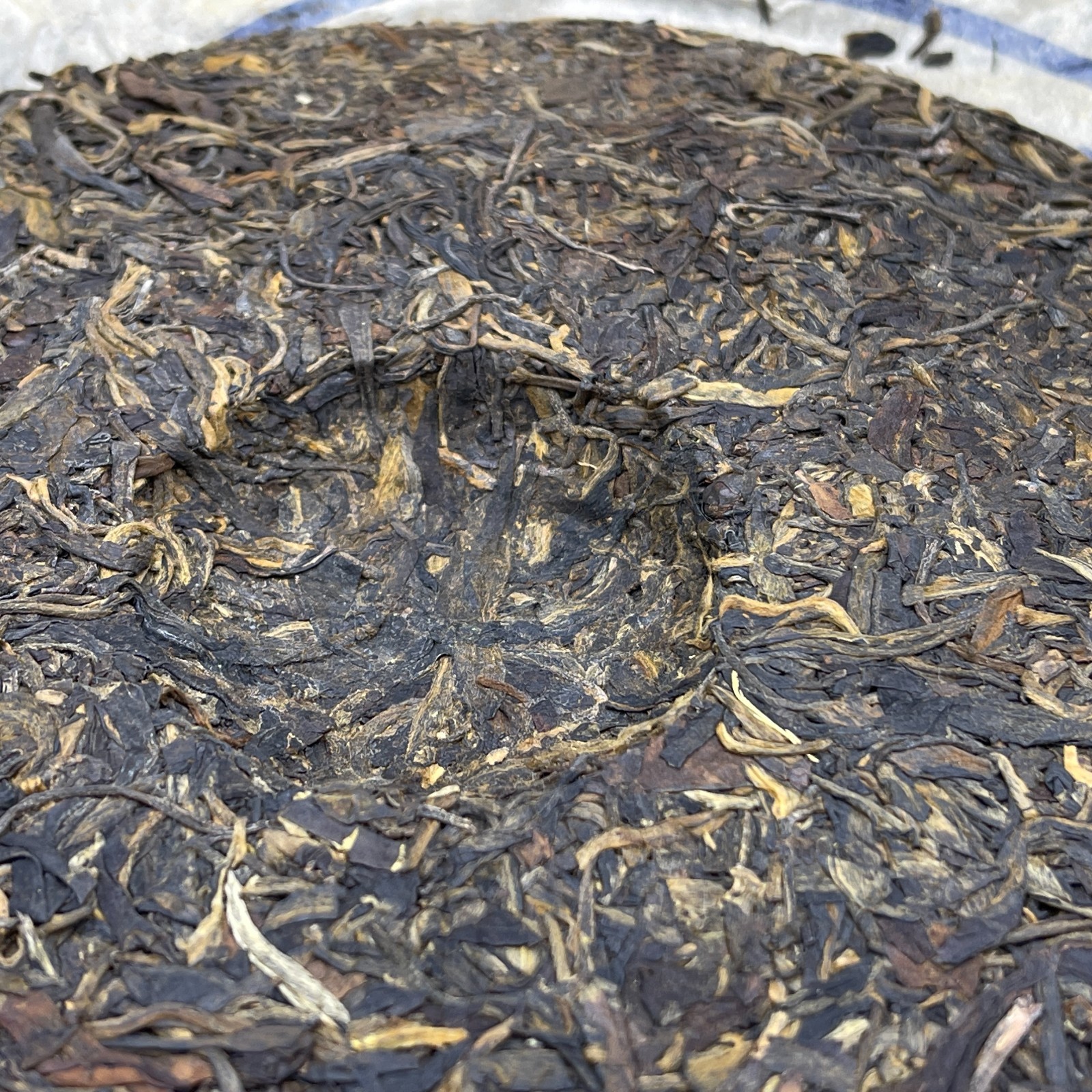 China Tea 1990s Hong Kong Commissioned Da Lan Yin Raw Pu-erh Tea Cake, 357g