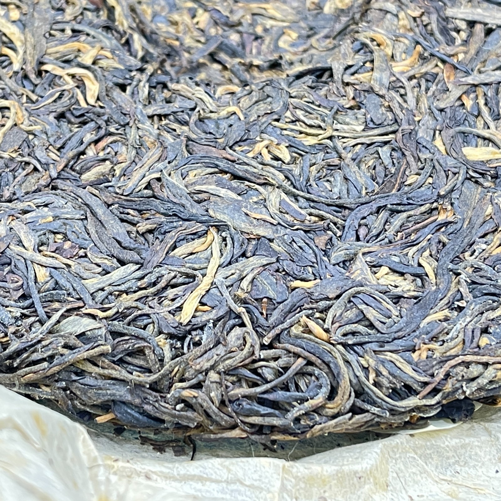 Aged Raw Puer Tea Cake – Vintage Style “Big Blue Mark” Wrapper-357g