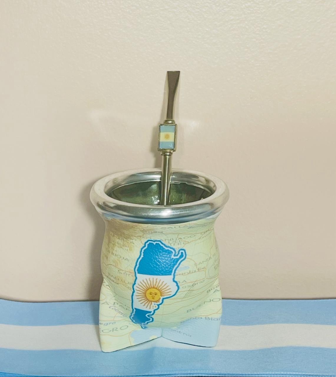 Mate cup yerba argentino – Argentina + bombilla straw Argentina