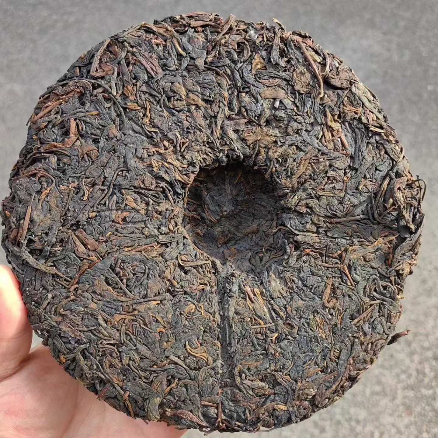 Yongmaochang Vintage Raw Pu-erh Tea 357g | Post-1960s Aged Sheng Cake