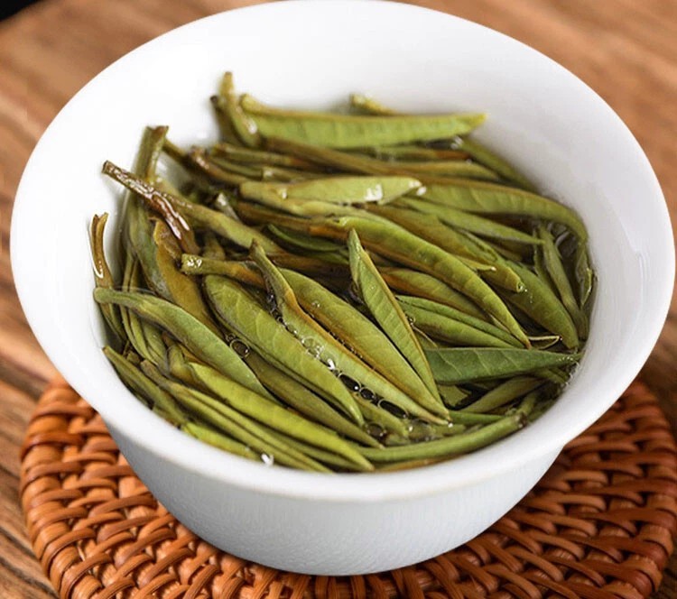 300g FuDing White Tea Cake Silver Needle Bai Hao Yin Zhe Beeng tea