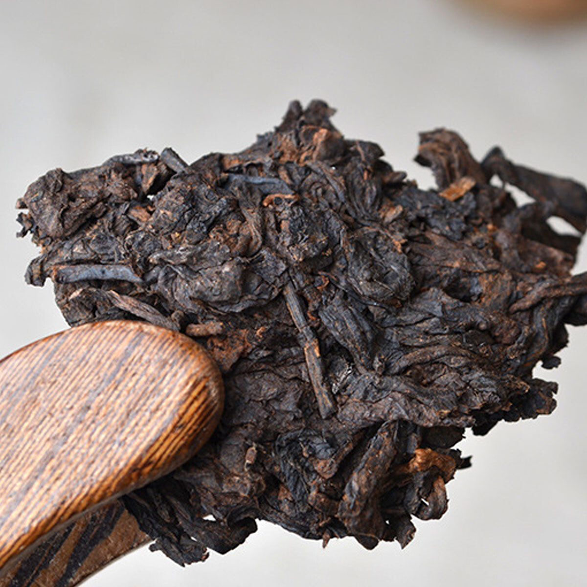 357g Yunnan Ripe Pu-erh Tea Cake Natural Herbal Detox Energy Tea for Men Women