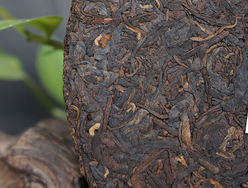 Big Snow Shang Pin Golden Ribbon * 2017 Yunnan Xiaguan Puer Ripe Pu-erh Tea 357g