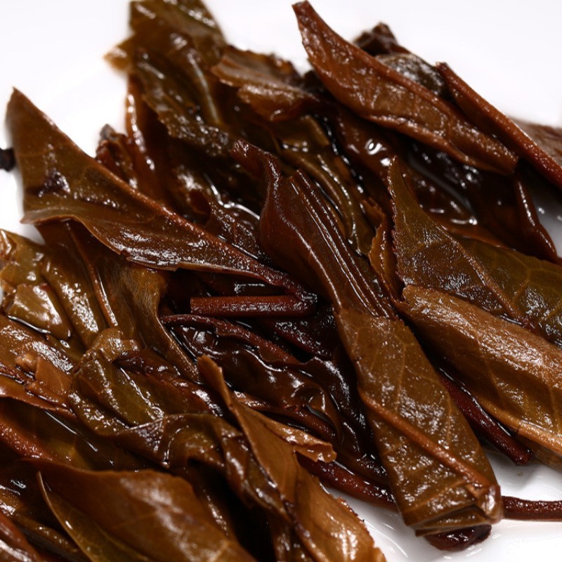 357g Yi Wu Old Pu’er Tea Raw Tea Cake 2003 Chen Nian Old Tree Qizi Cake Tea