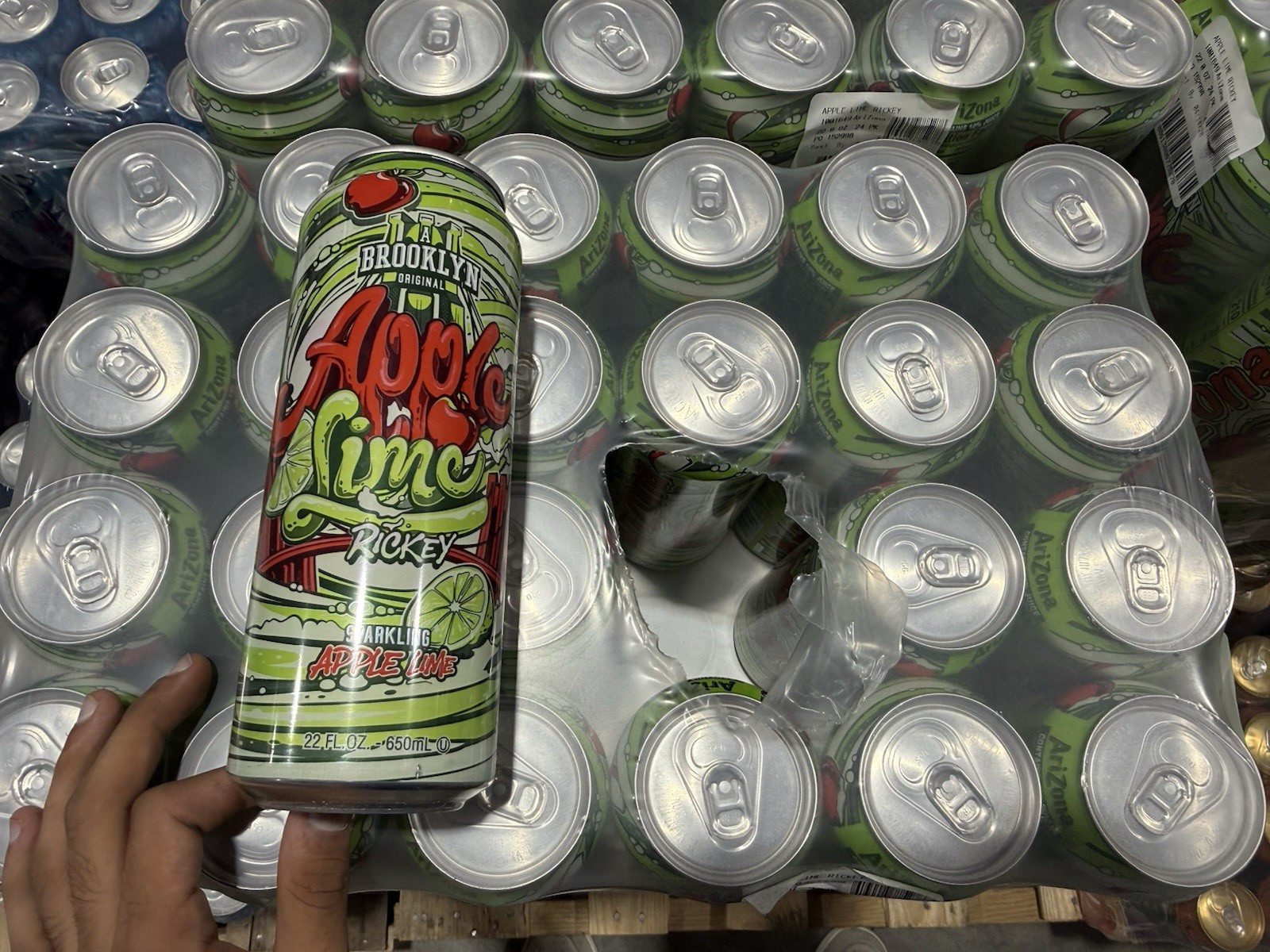 Arizona Apple Lime Rickey Sparkling Tea Drink, Canned 22 fl oz (650 mL)