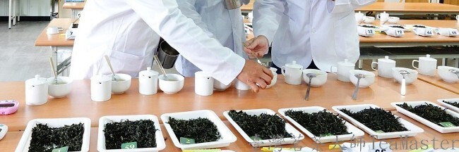 Dongding Oolong Tea Giving away free Coaster/ high quality Oolong tea