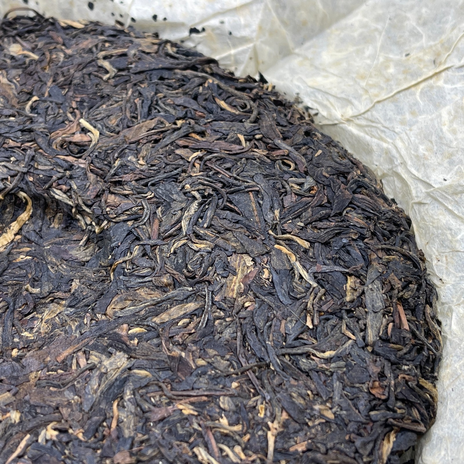 Song Pin Hao “Brown Label” Raw Puerh Tea Cake – 357g (1990s Reproduction)