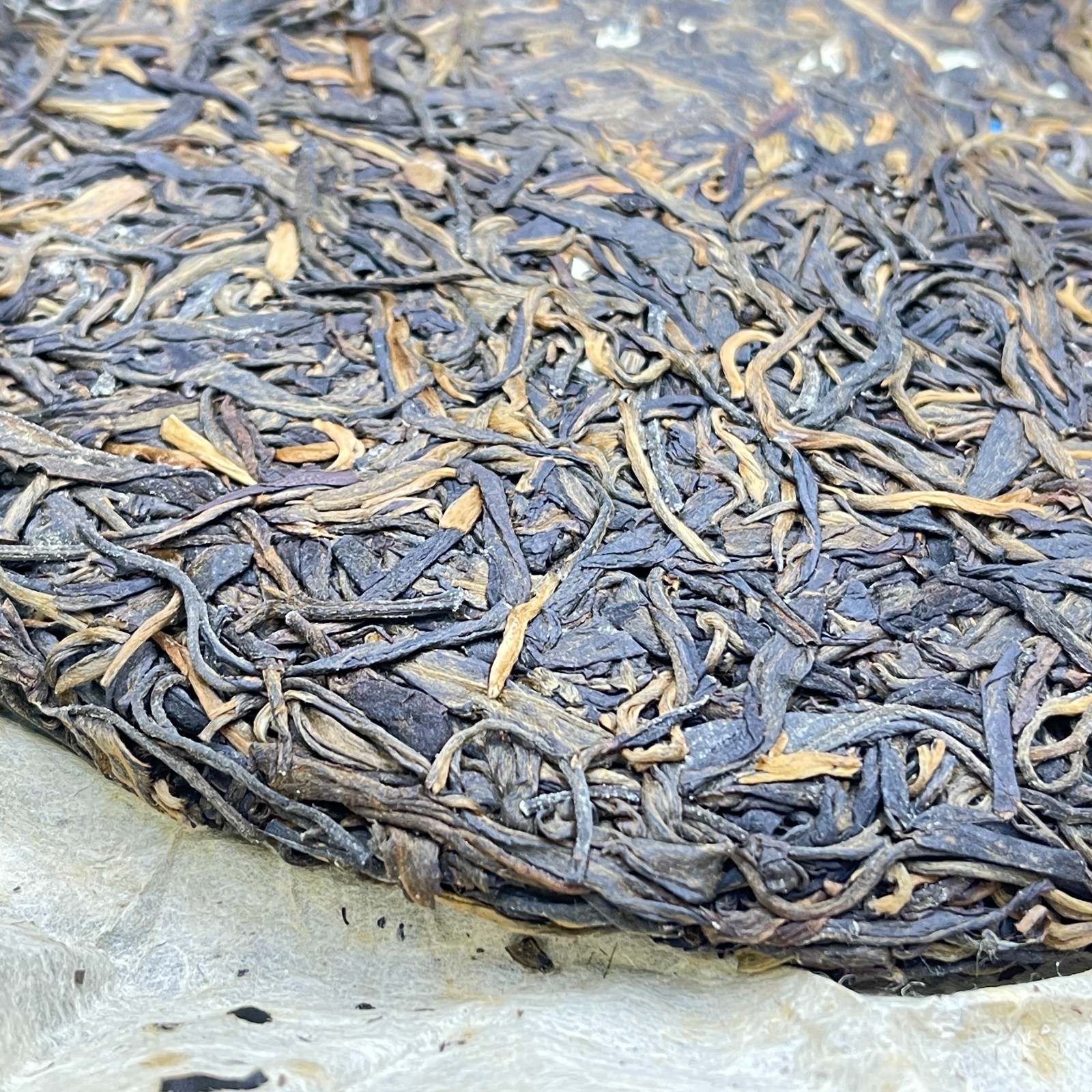 Aged Raw Puer Tea Cake – Vintage Style “Big Blue Mark” Wrapper-357g