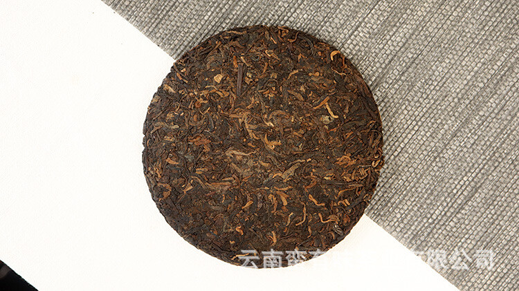 100g Yunnan Menghai Ripe Pu’er Tea Golden Needle White Lotus Ripe Cake Palace