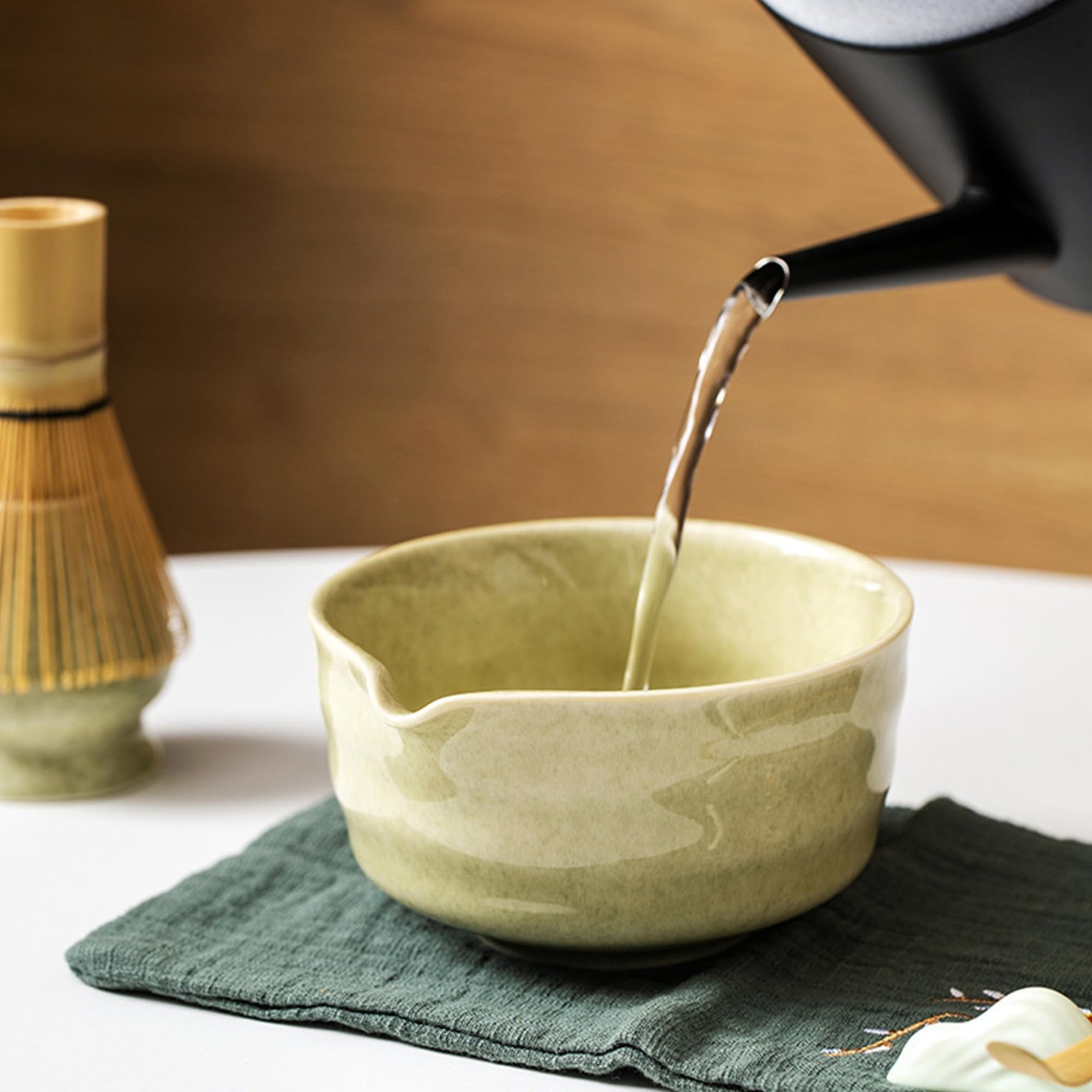 CAMATET Matcha Bowl with Spout, 500 ml/18 oz Ceramic Large, Green