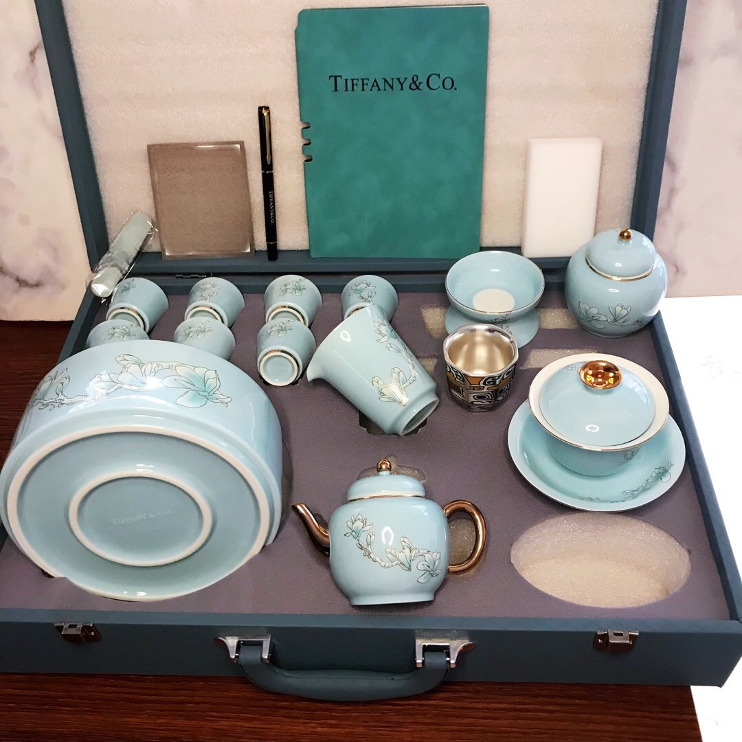 Tiffany 23-Piece Tea Set in High-Quality Leather Case