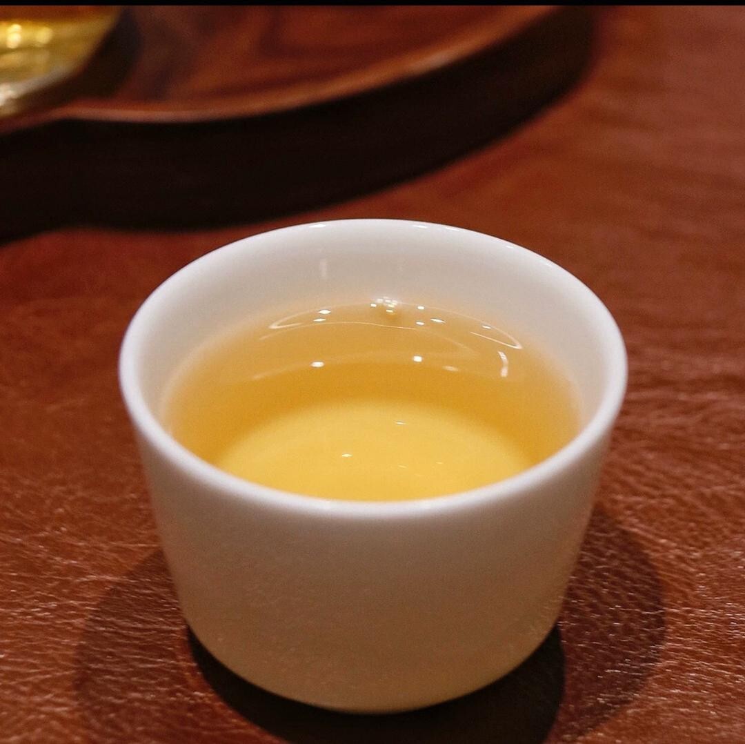 WHITE TEA WITH GIFT BAG ALSO GREEN BLACK OR RED IN GIFT BOX AND BAG