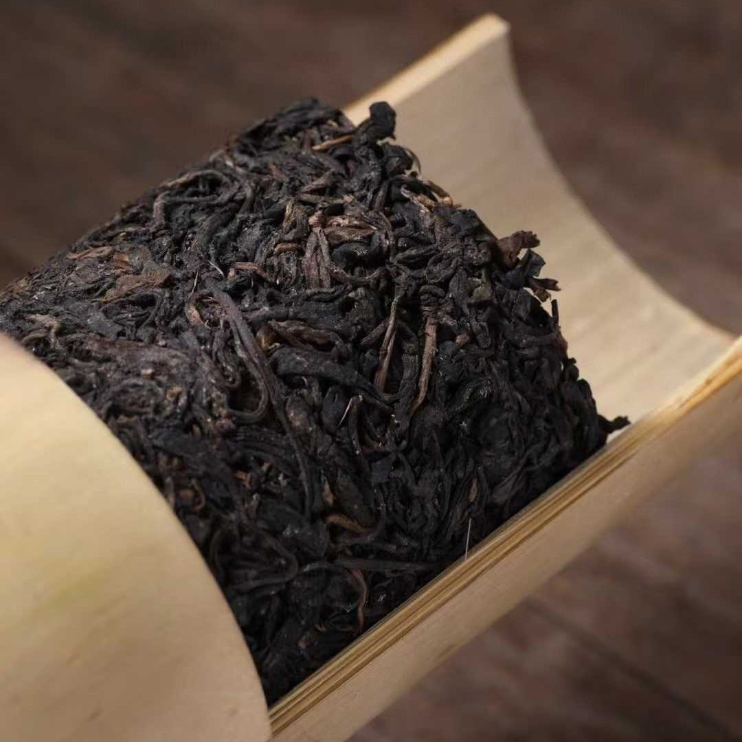2002 Aged Yiwu Wangong Ancient Tree Raw Pu-erh Tea (Sheng) – 500g