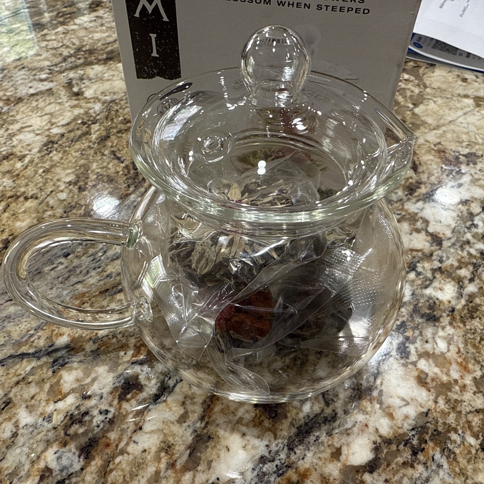 Numi Organic Tea Flowering Gift Set, 6 Tea Blossoms & 16 Ounce Glass Teapot