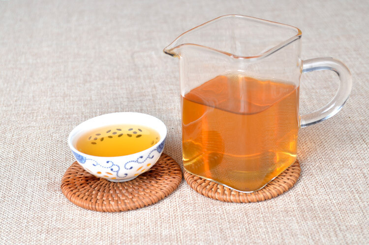 2014 Yunnan Mengku YUE CHEN YUE XIANG QI ZI Puer Raw Tea Pu Er Green Cake 357g