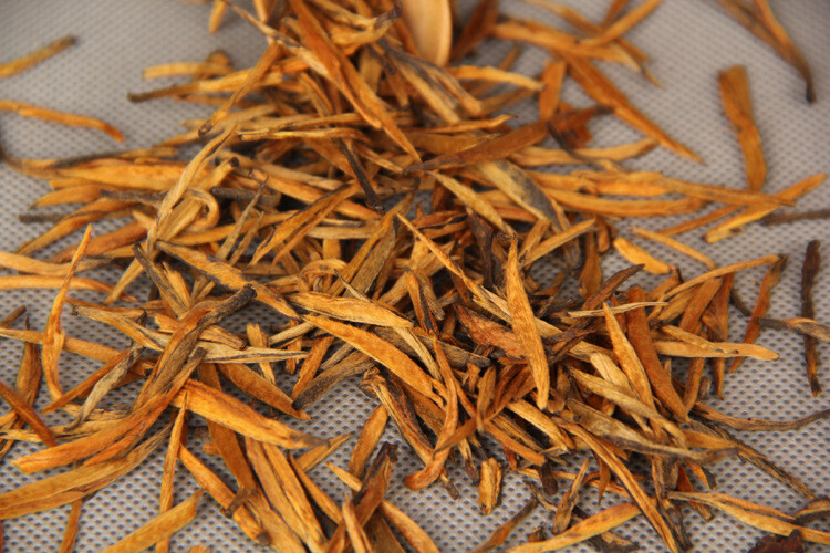 Supreme Yunnan Black Tea Fengqing Dian Hong Golden Buds Needle Dianhong 250g