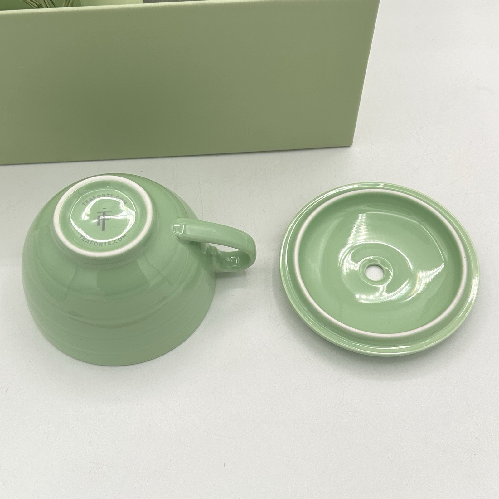 Tea Forte Fleur Gift Set with Cafe Cup Tea Tray and 10 Handcrafted Tea Infusers