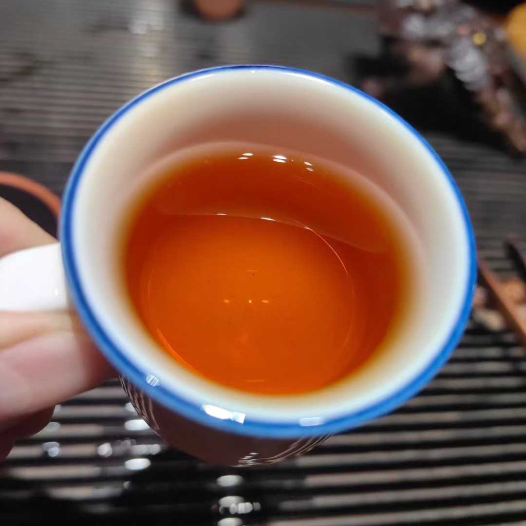 2000 Vintage Raw Puerh Tea Cake, Songpin Hao Yiwu 357g