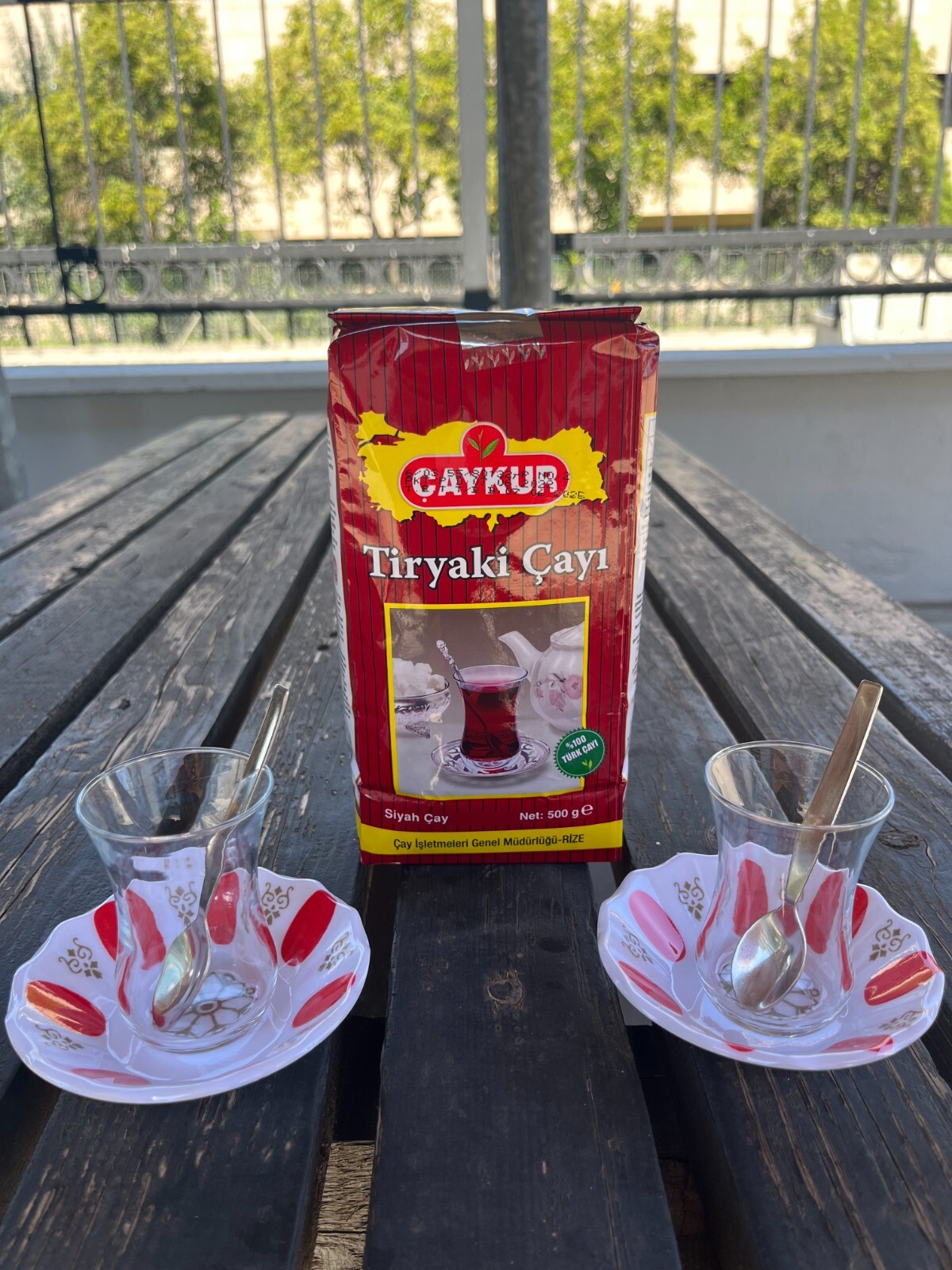 Turkish Tea Set (Turkish Tea-5000 gr, 2 serving cups, 2 cup plates and 2 spoons)
