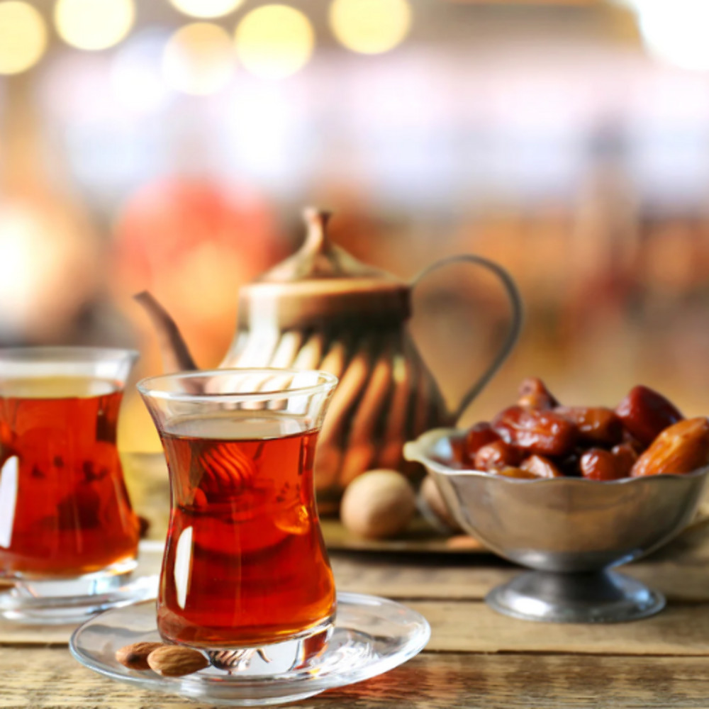 Ahmad Cardamom Loose Leaf Black Tea in Tin 17.6oz/500g