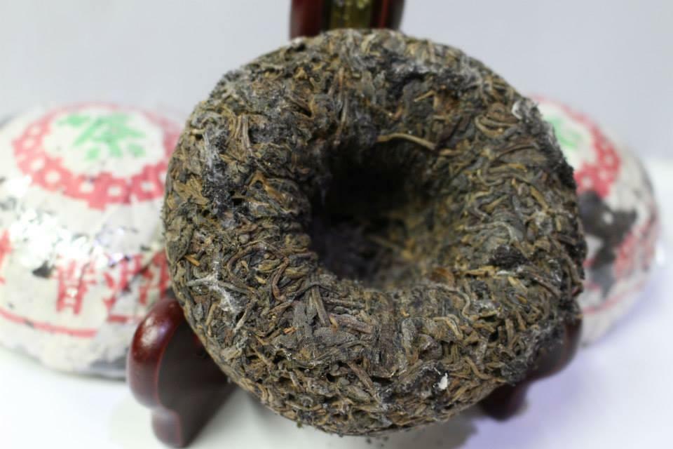 1990’s Guang Dong Red Ribbon Sheng Tuocha – 230g