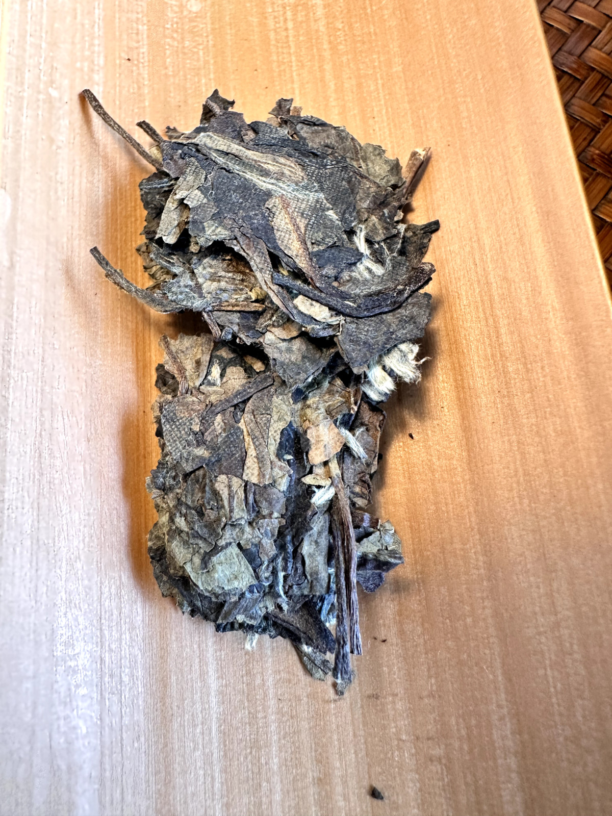 2010 Fuding Spring Shou Mei Cake, Longevity Eyebrow Aged White Tea, 20 g
