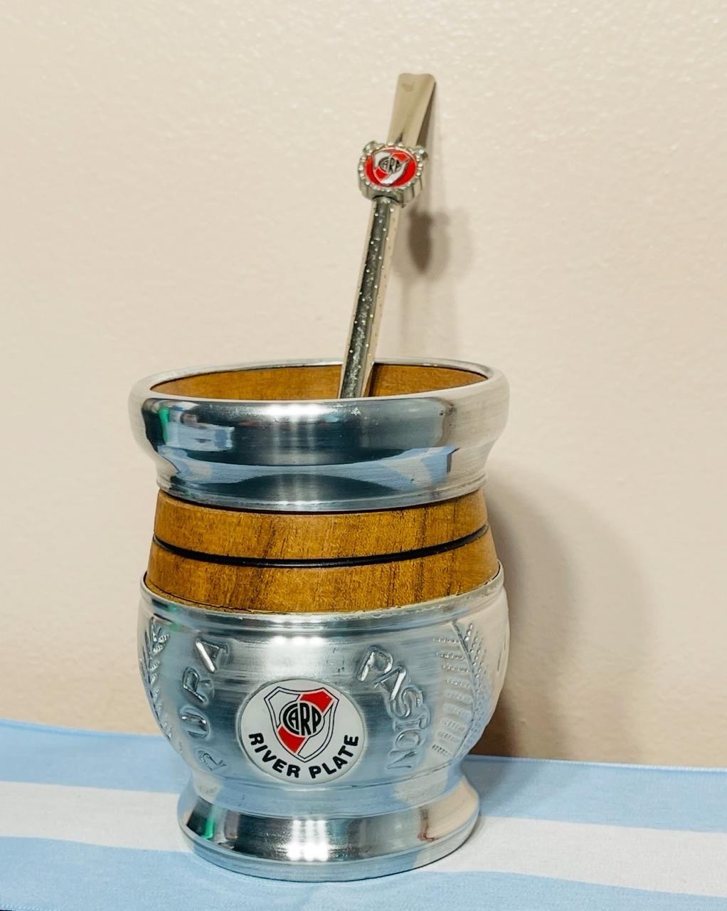 Mate cup yerba argentino – River Plate Cincelado + bombilla straw River Plate