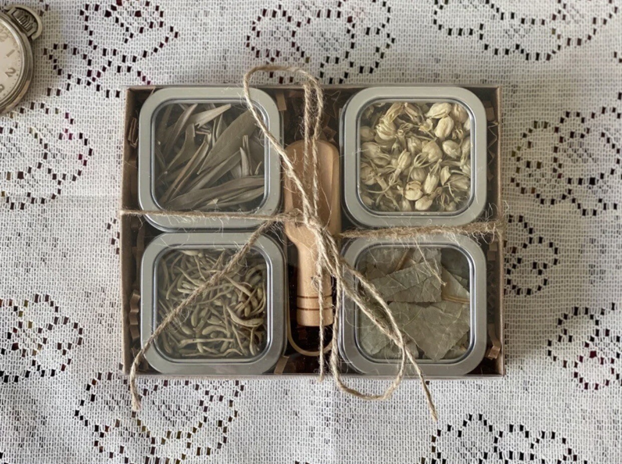 Herbal Loose Leaf Tea Gift Box Unisex Jasmine, Eucalyptus, Lotus, & Honey Suckle