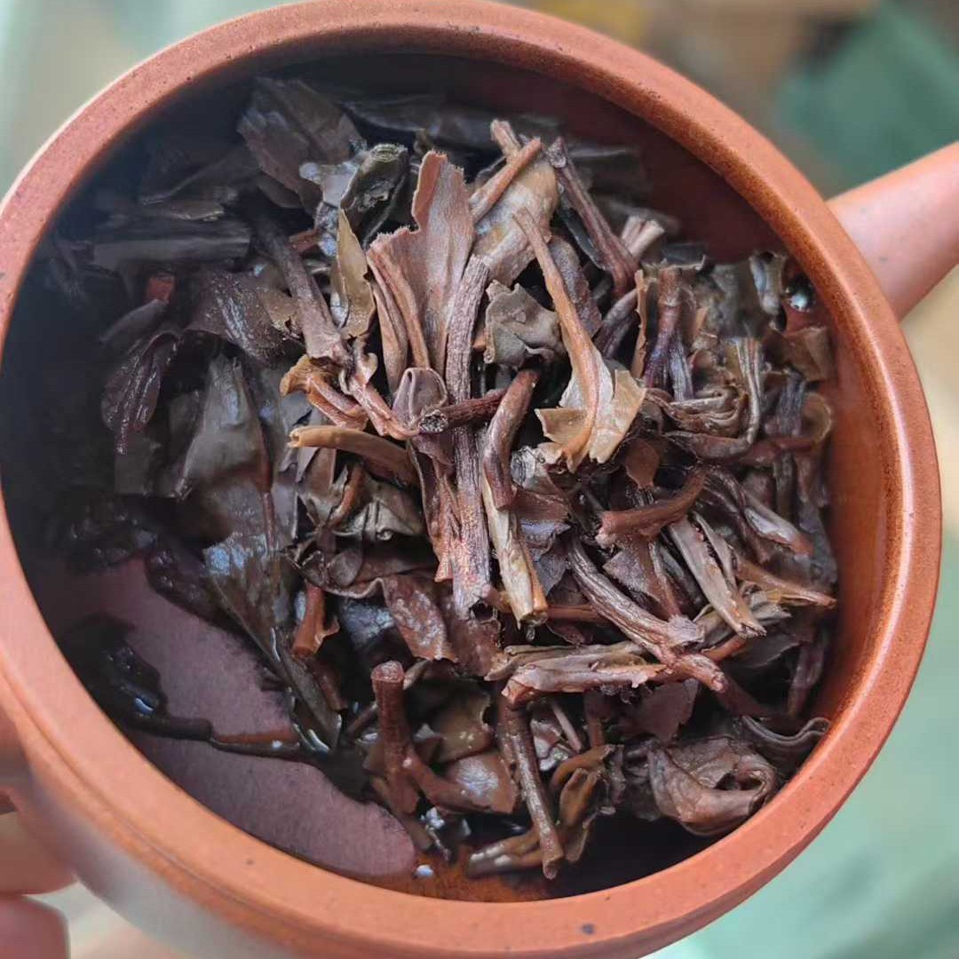 2000 Vintage Raw Puerh Tea Cake, Songpin Hao Yiwu 357g