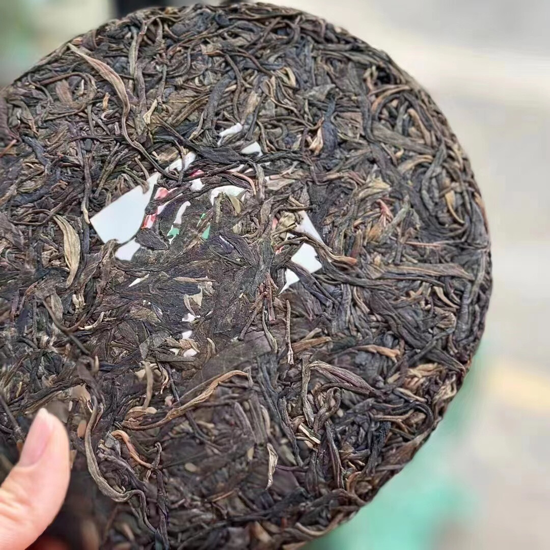 2004 Haiwan Wild Tea Yunnan Aged Puer Cake Tea Puerh Raw Old Raw Pu-erh Tea 357g