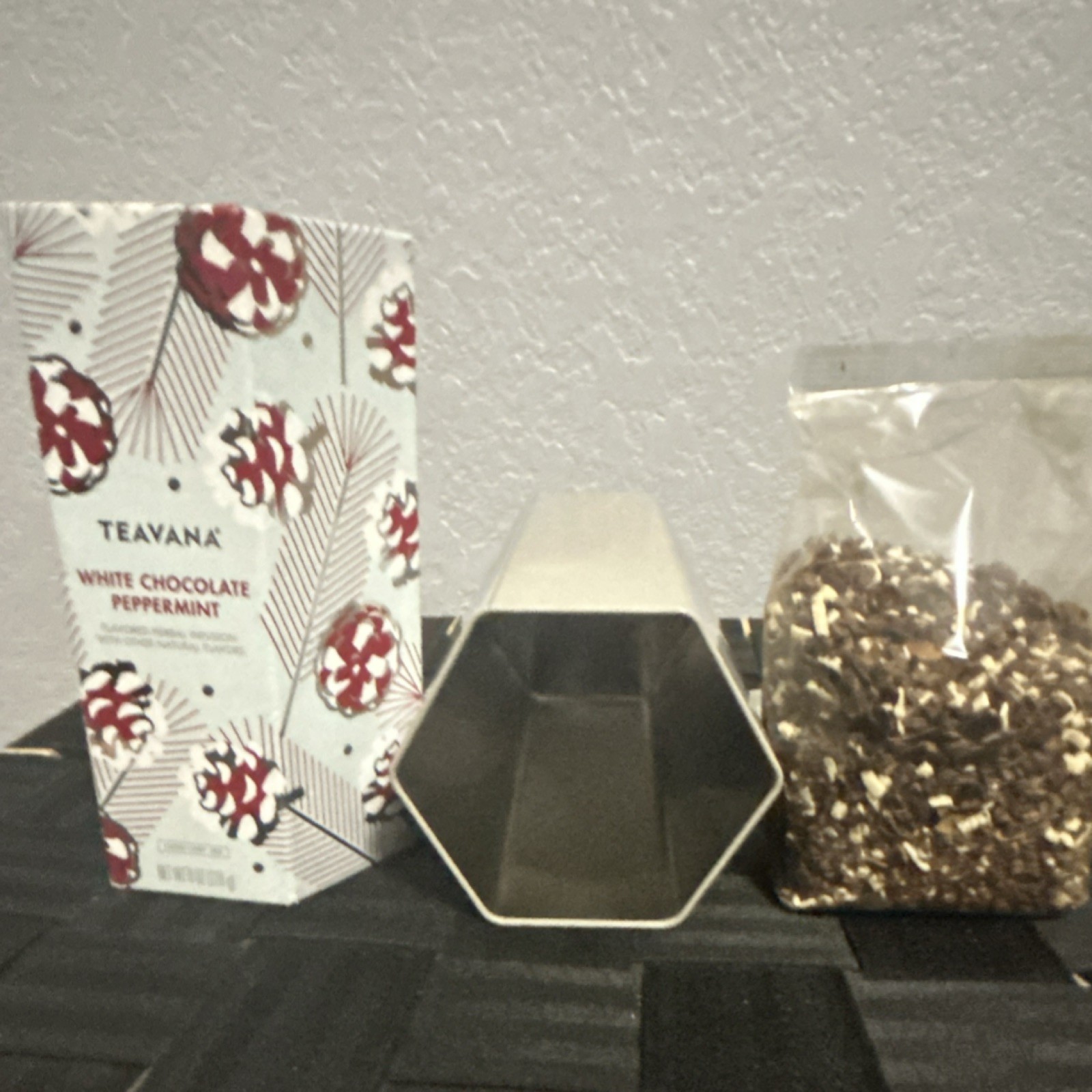 Teavana White Chocolate Peppermint Herbal Loose Leaf Tea 8oz Tin