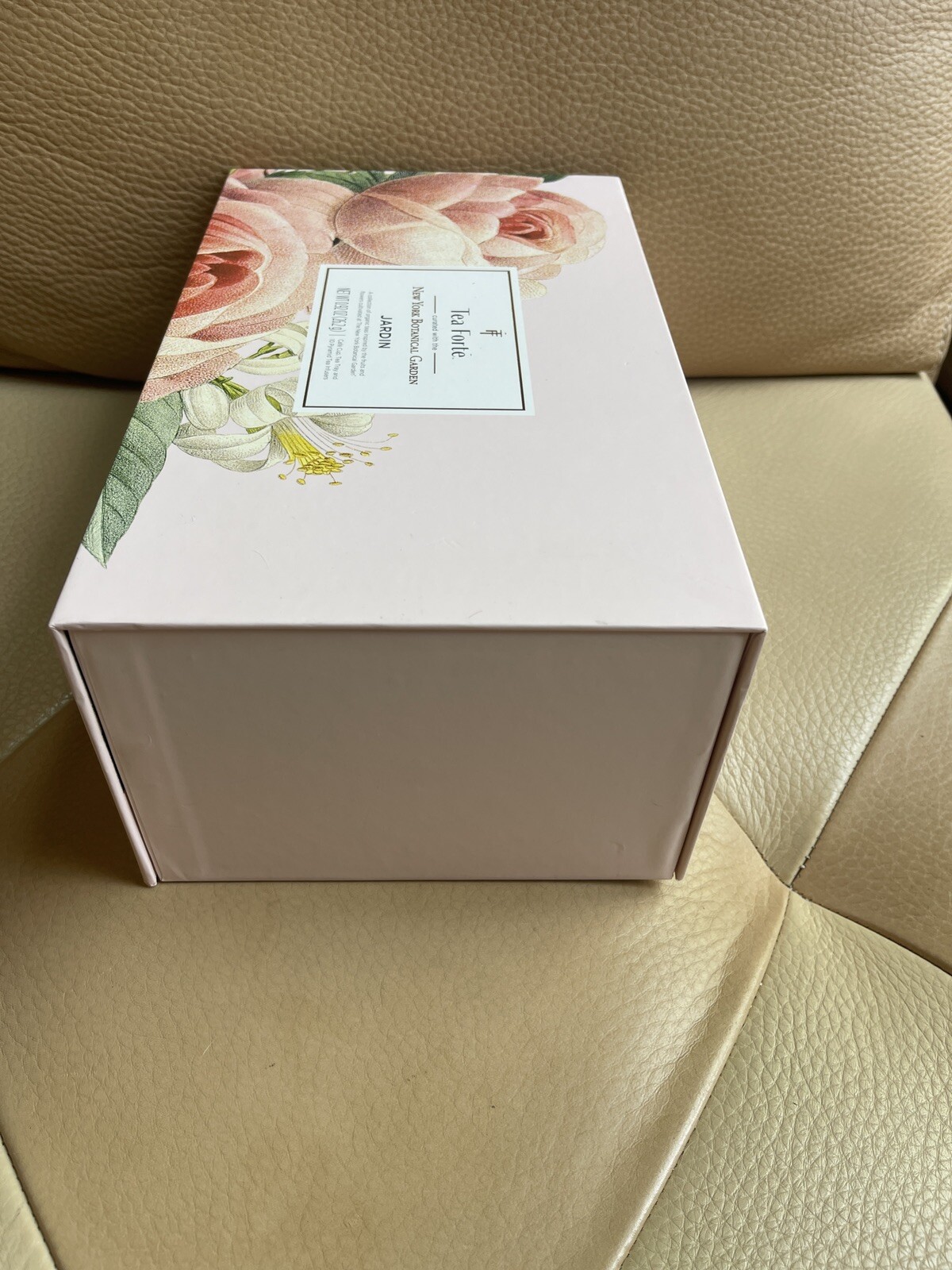 Tea Forte Jardin Gift Set with Pink Cafe Cup Tea Tray and 10 Handcrafted Pyra…
