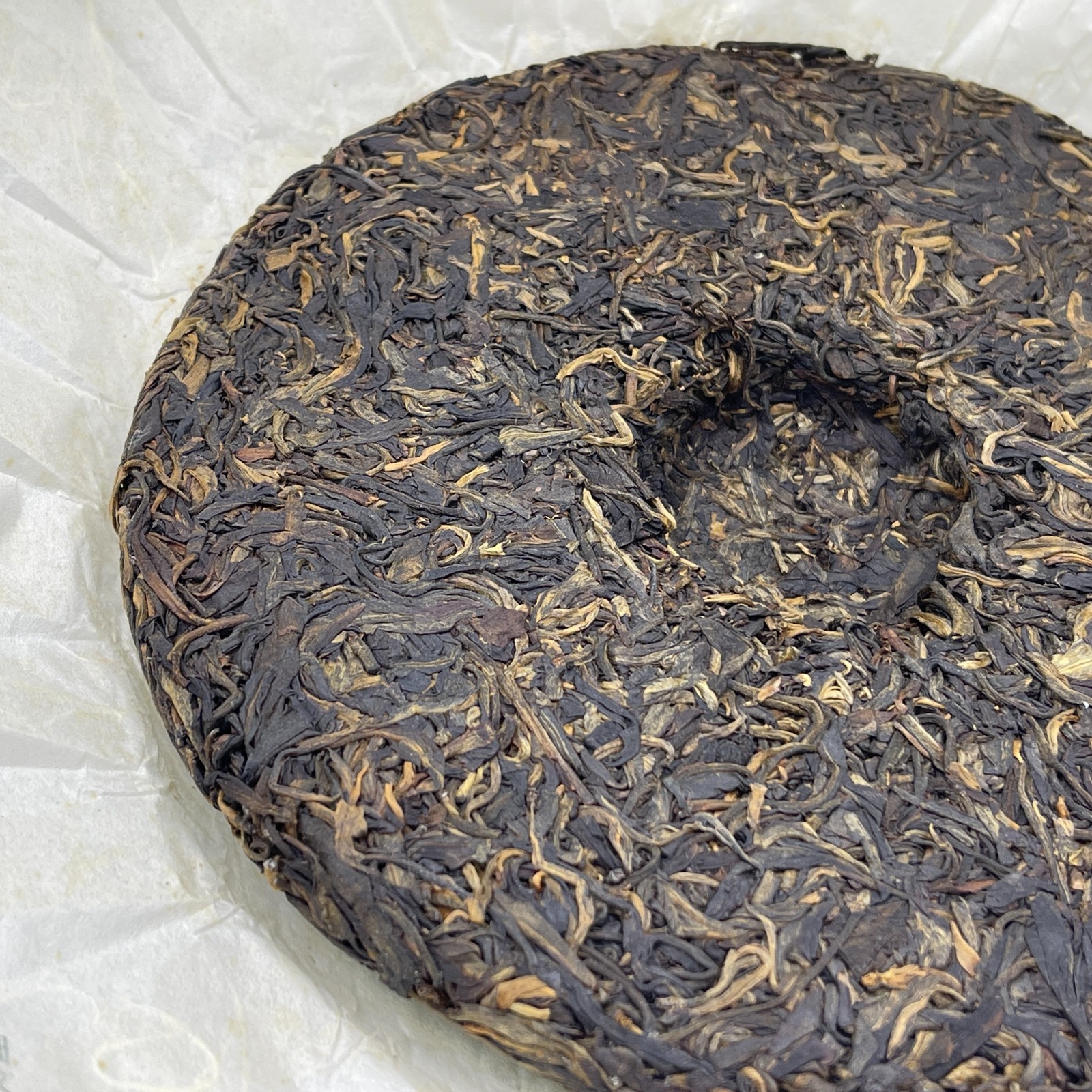 Youle Raw Pu-erh Tea Cake 375g – “Cheng Yun” Series by Yuanyuantang