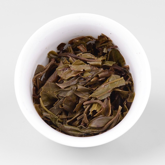 Douji 2014 Jin Dou Raw Pu-erh Tea Cake – 357g (12.6oz)