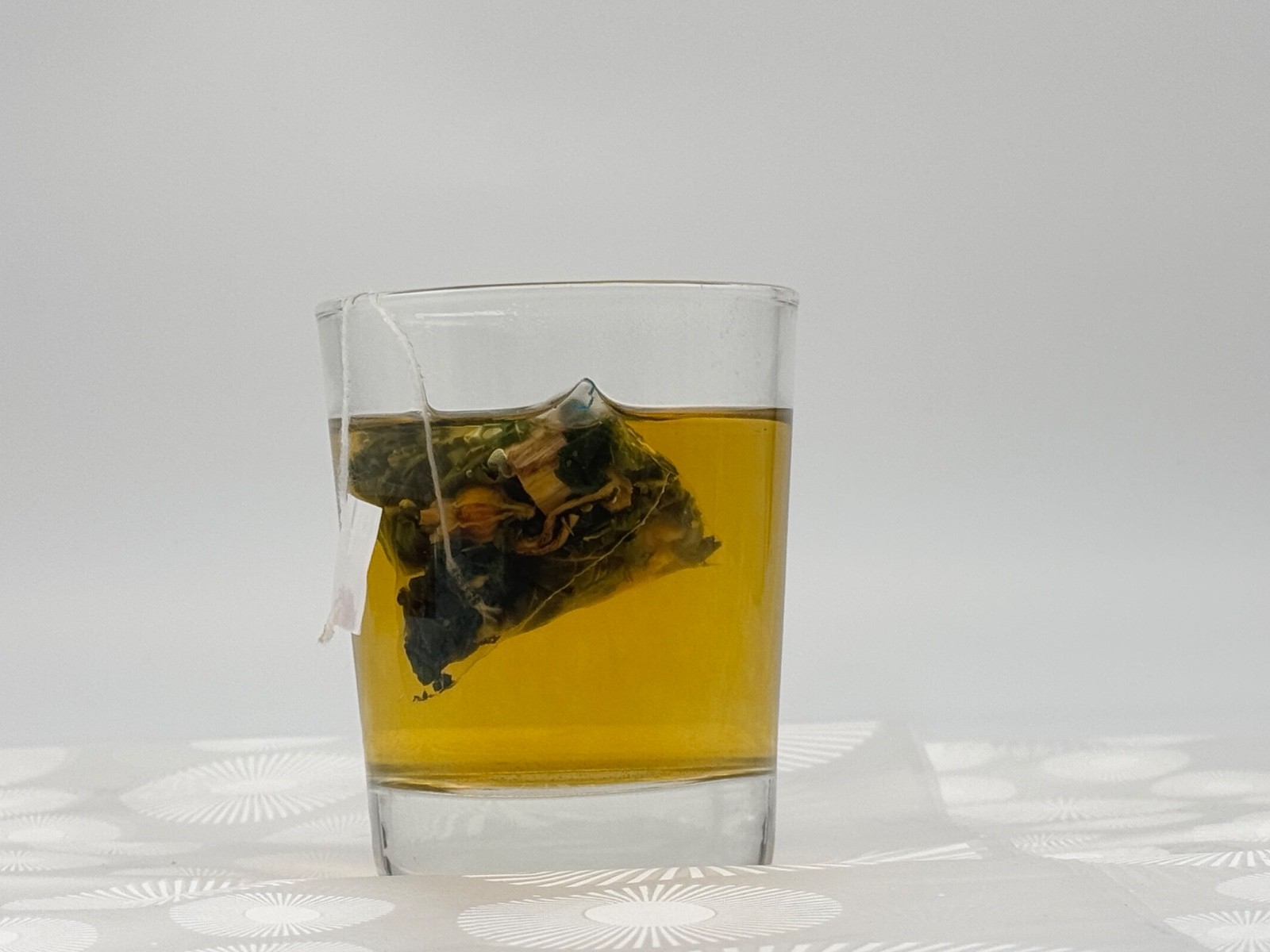 Chicory and gardenia herbal tea