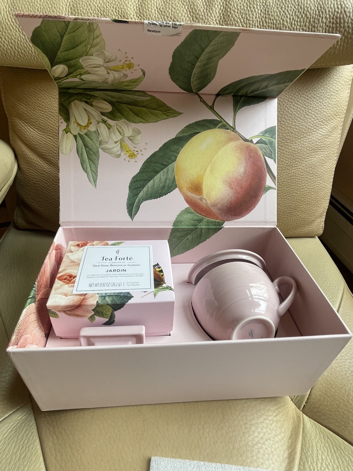 Tea Forte Jardin Gift Set with Pink Cafe Cup Tea Tray and 10 Handcrafted Pyra…