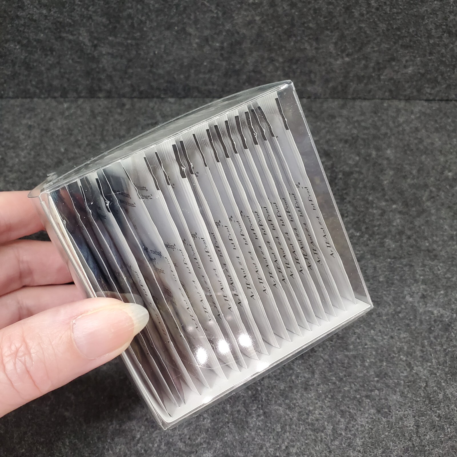 Vincent Van Goghji Berry Tea Bags in Clear Cube The Tea Book Best by 11/26