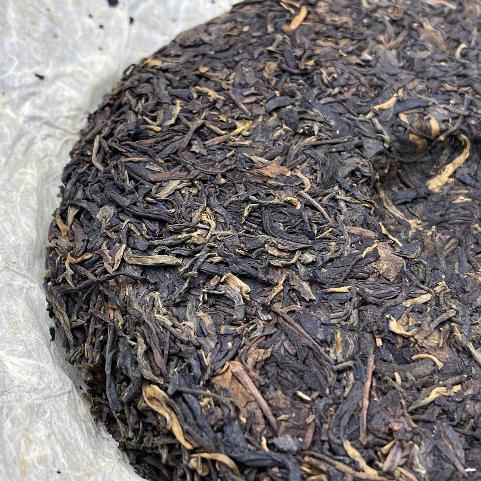 Song Pin Hao “Brown Label” Raw Puerh Tea Cake – 357g (1990s Reproduction)