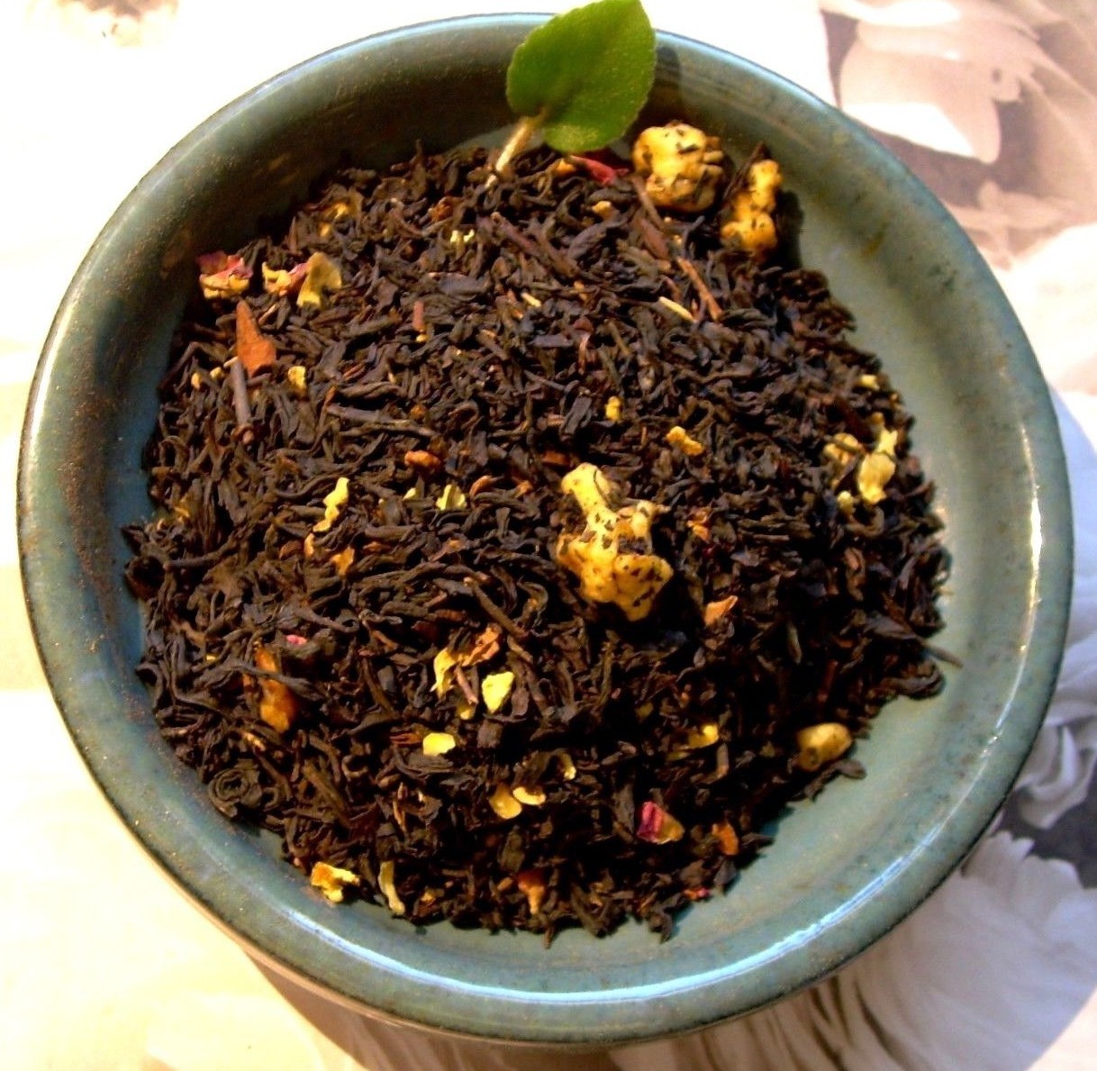 Orange Apple & Cinnamon Winter Blend Bella Coola Fruited Black Leaf Tea