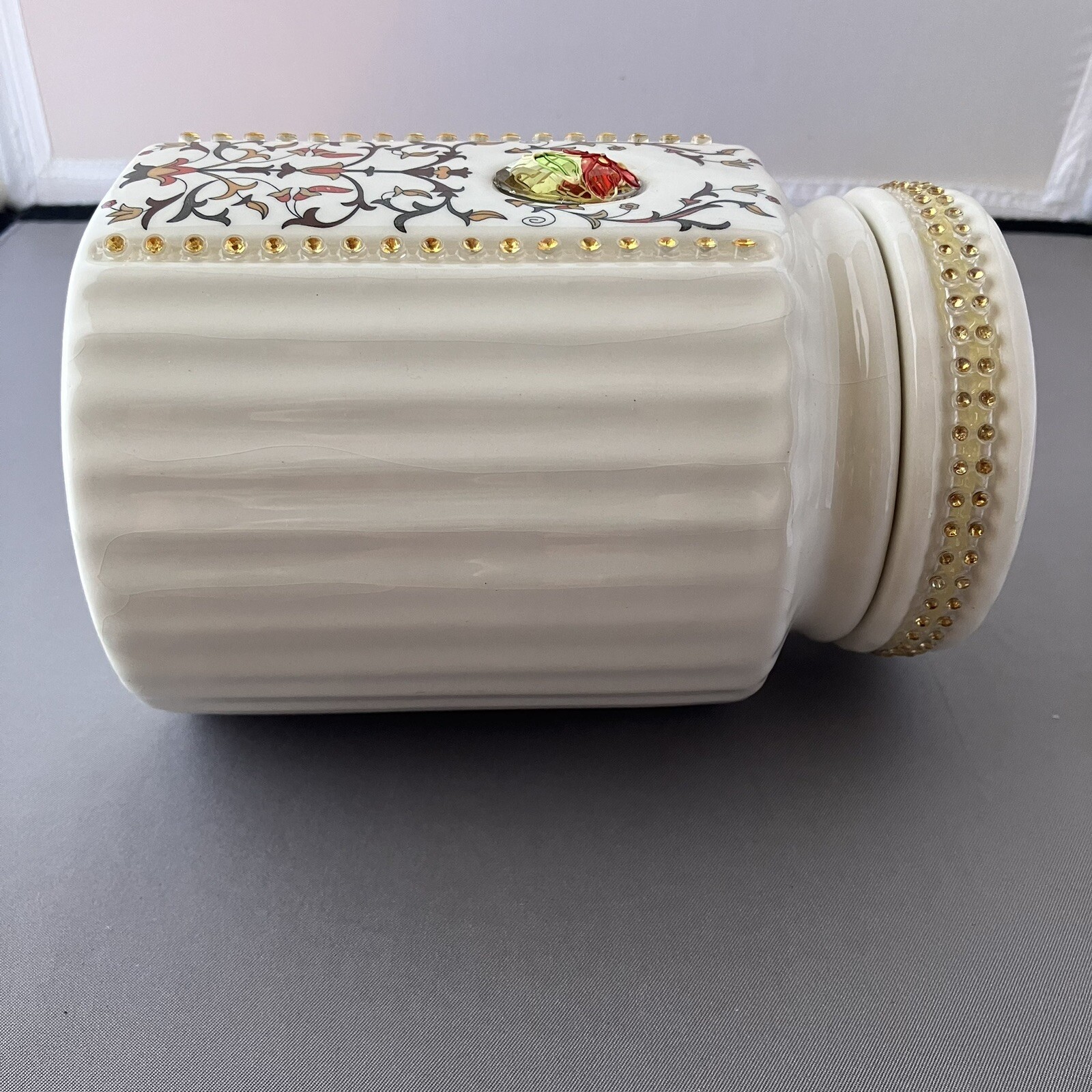 Teabreeze Organic Loose Tea with Collectible and decorative Ceramic Jar
