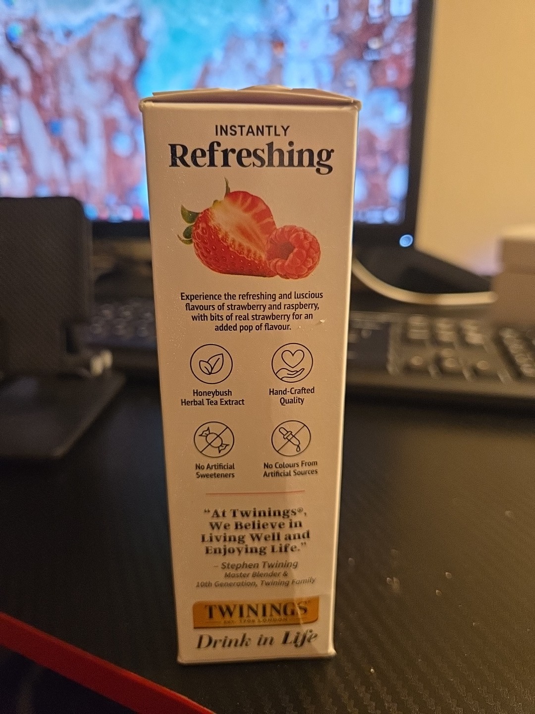 Twinings Strawberry Raspberry Refreshers Exp: 07/2027